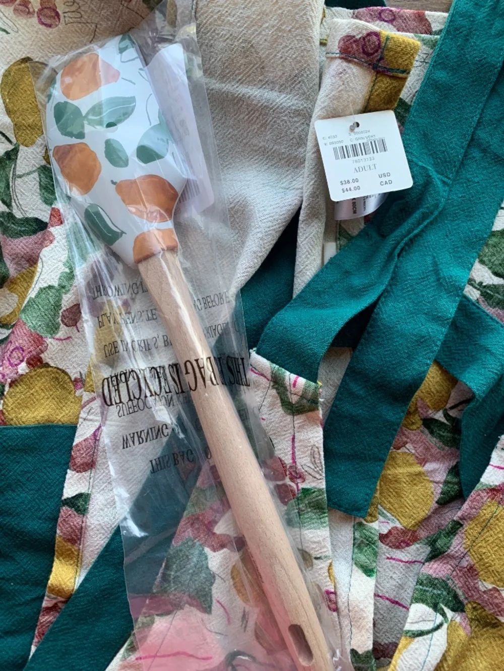 Anthropologie Pear Apron and Spatula Set NWT